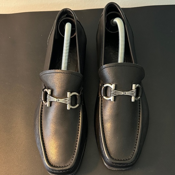 Salvatore Ferragamo Black Leather Slip-On Loafers main image 4